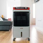 ECO-DE Climatizzatore a evaporazione portatile 5 in 1 (non condizionatore)• Raffreddatore d’aria • Ventilatore • Funzione calore • Umidificatore • Freddo 70 Watt • Caldo 2KW • 500 m³/h • ruote per facile sposta